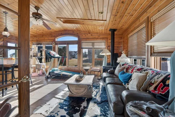 $634,900 | 253 Desplaine Road, De Pere, WI 54115