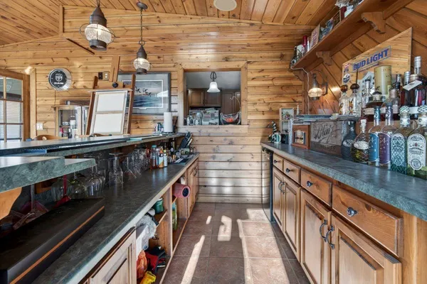 $634,900 | 253 Desplaine Road, De Pere, WI 54115