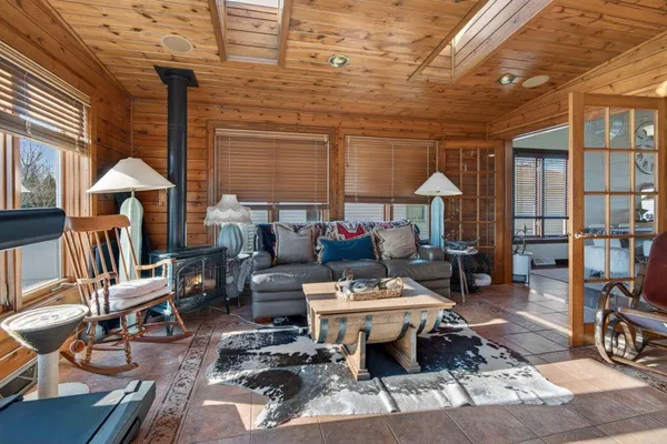 $634,900 | 253 Desplaine Road, De Pere, WI 54115