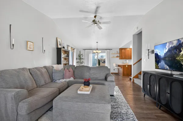 $634,900 | 253 Desplaine Road, De Pere, WI 54115