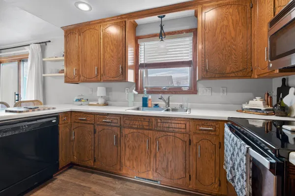 $634,900 | 253 Desplaine Road, De Pere, WI 54115