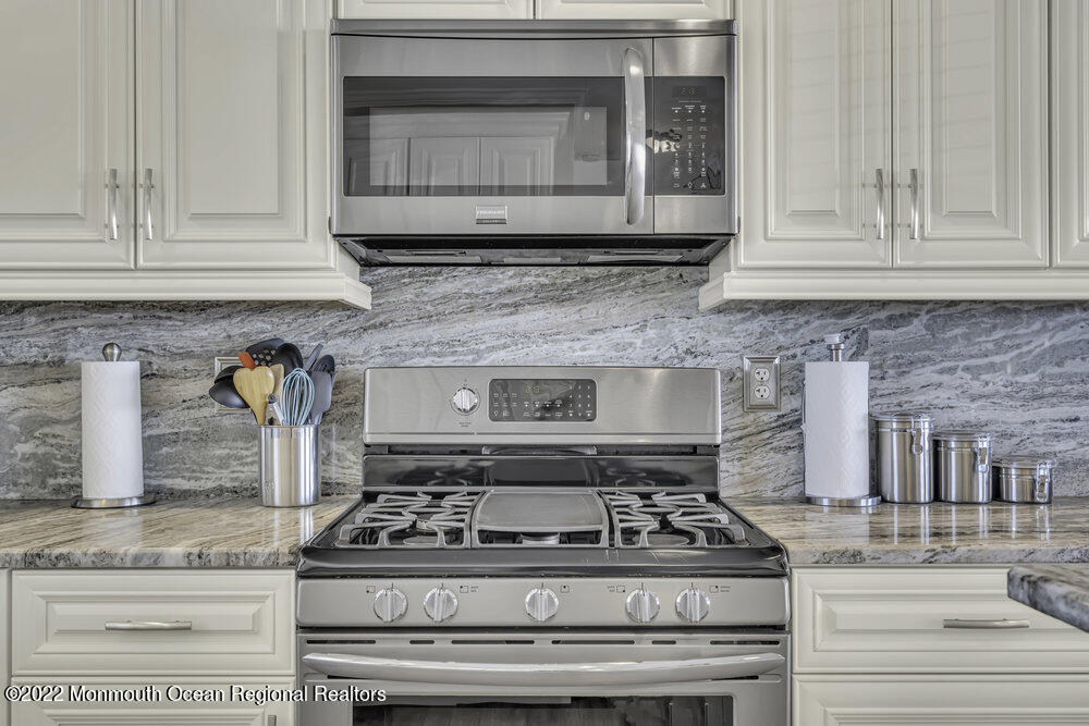 10 Robinhood Drive Parlin, NJ 08859 - Photo 23 of 36 028__dsc8235