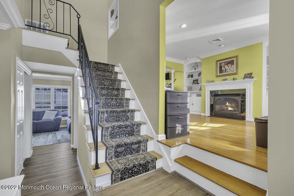 10 Robinhood Drive Parlin, NJ 08859 - Photo 4 of 36 009__dsc8150-1