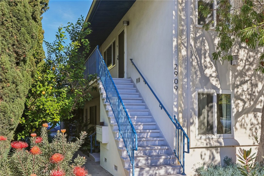 2909 10th Street, Unit 4 Santa Monica, CA 90405 - Photo 4 of 35