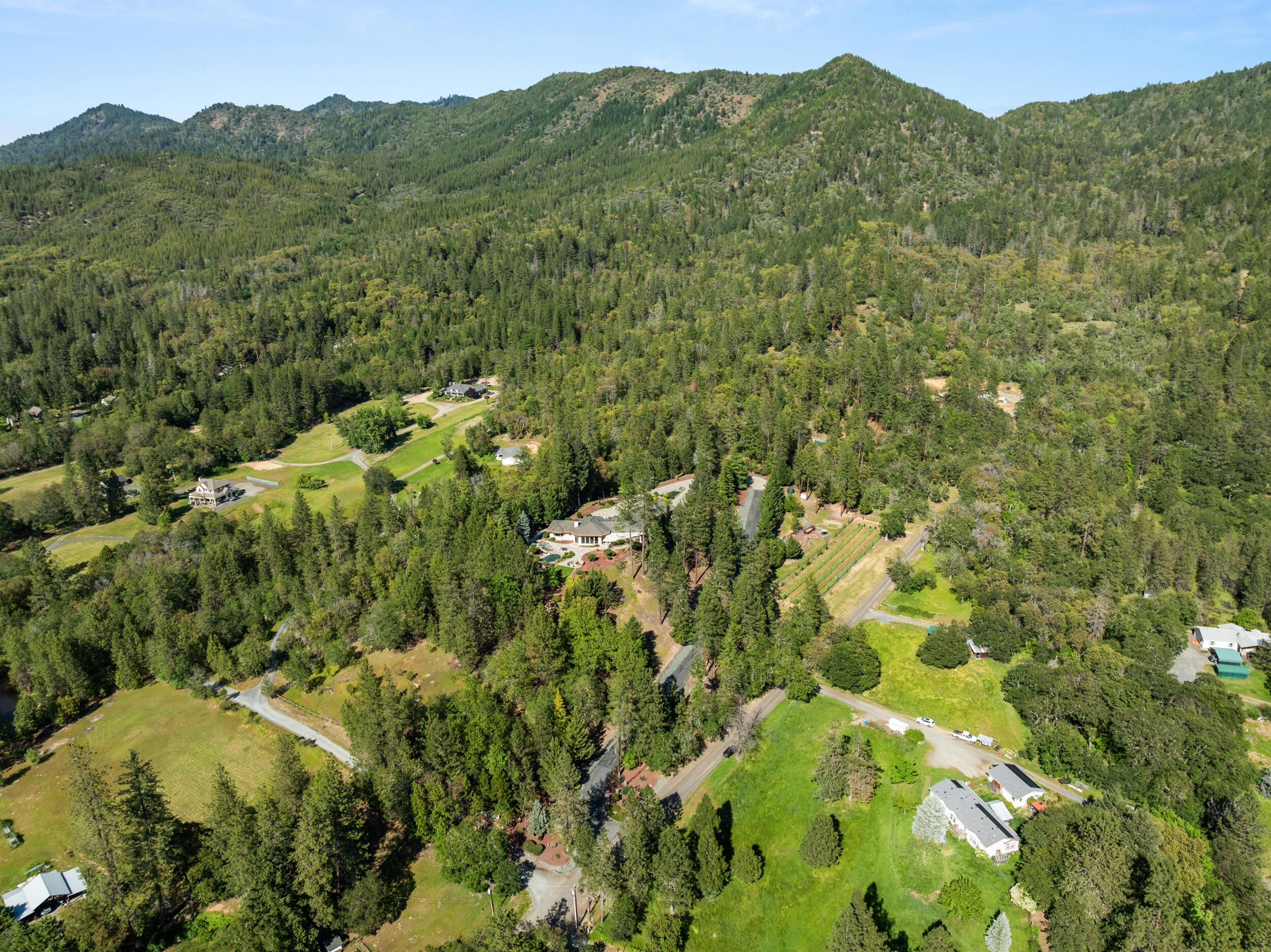 727 Earhart Road Rogue River, OR 97537 - Photo 73 of 116 70_ 727 earhart rd-drone-02
