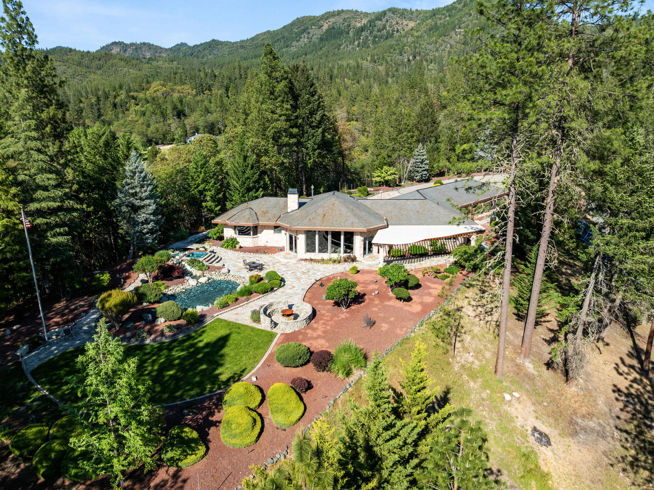 727 Earhart Road Rogue River, OR 97537 - Photo 76 of 116 73_ 727 earhart rd-drone-06