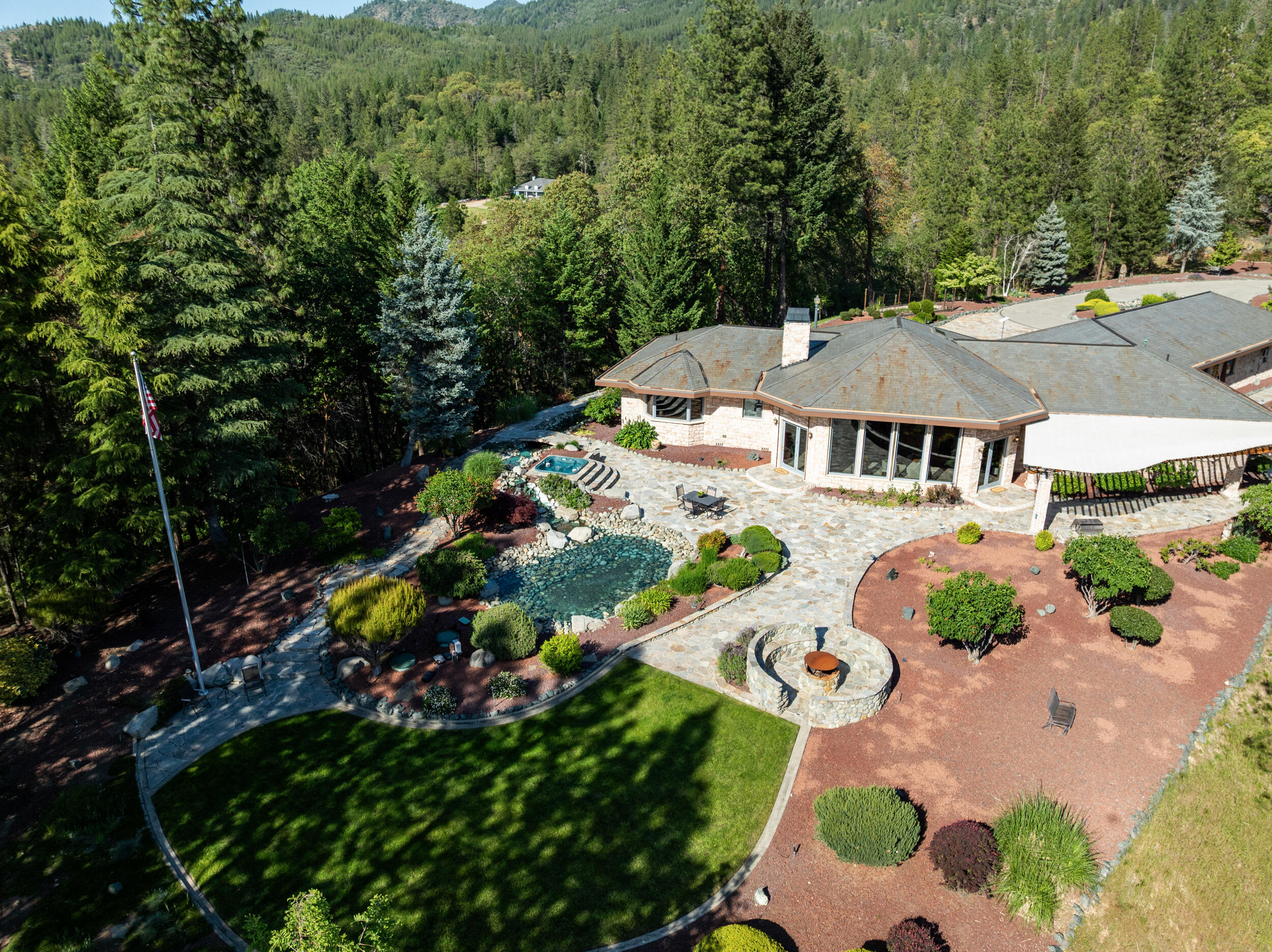 727 Earhart Road Rogue River, OR 97537 - Photo 91 of 116 88_ 727 earhart rd-drone-39