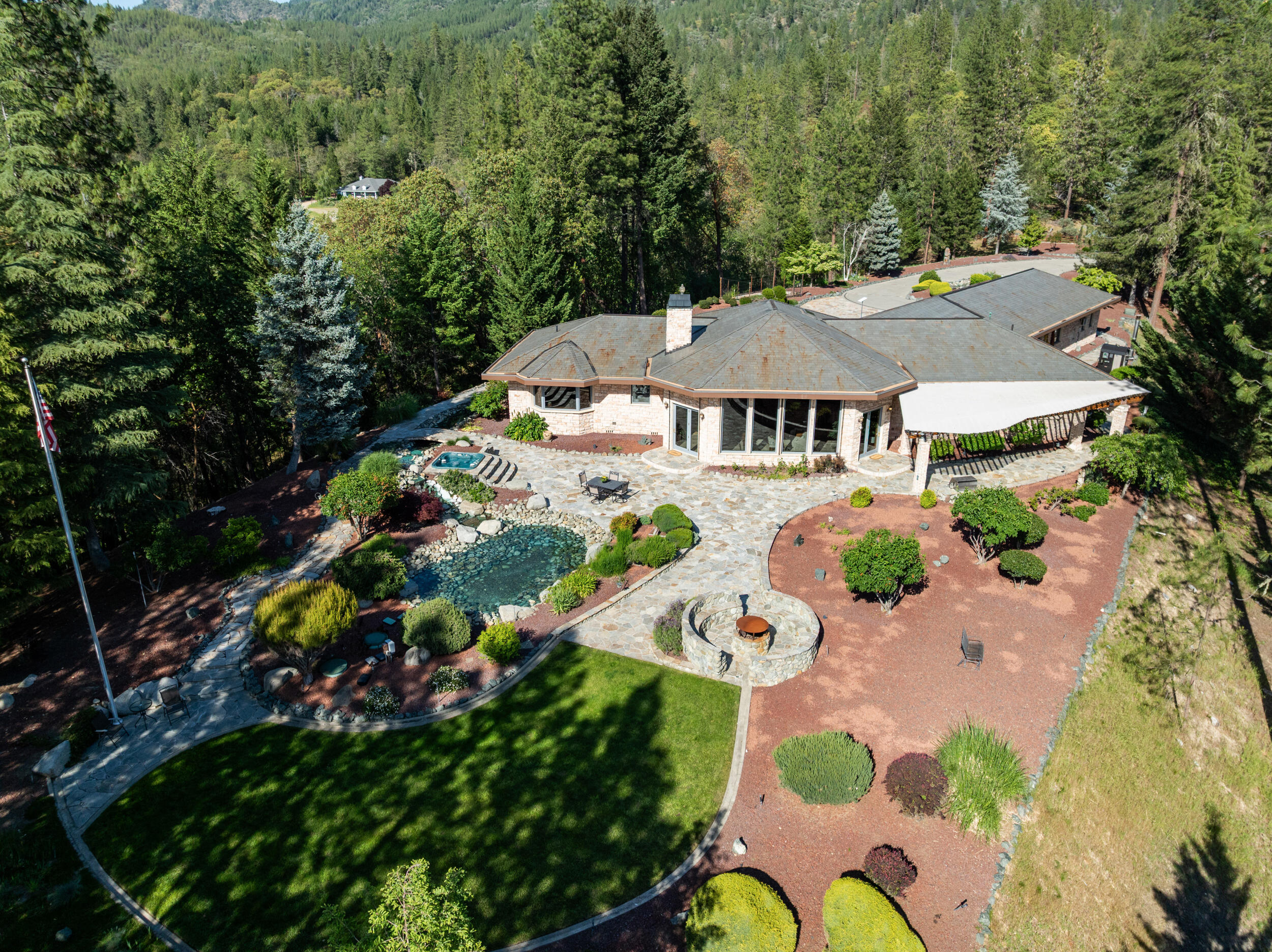 727 Earhart Road Rogue River, OR 97537 - Photo 92 of 116 89_ 727 earhart rd-drone-40