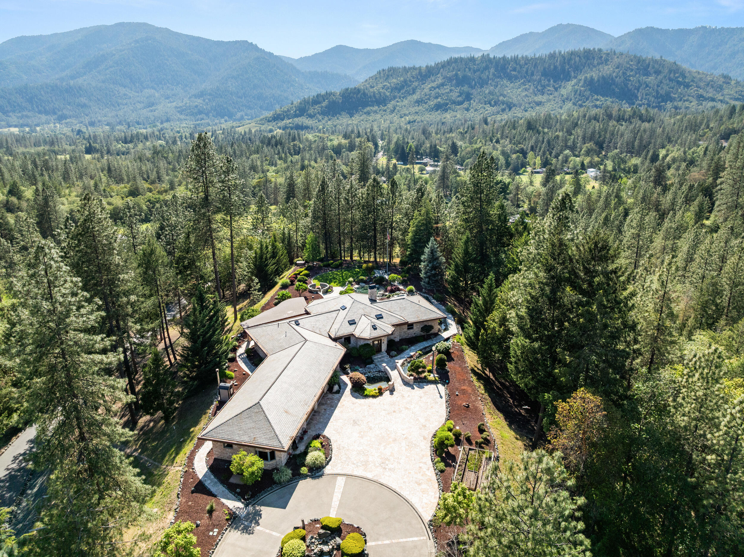 727 Earhart Road Rogue River, OR 97537 - Photo 94 of 116 91_ 727 earhart rd-drone-44