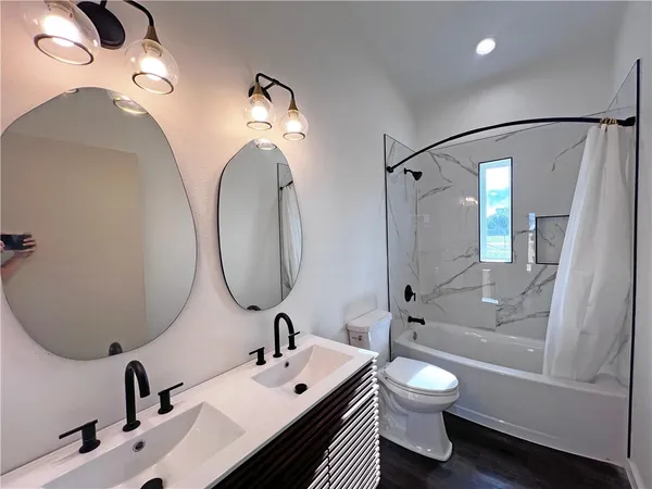 $181,000 | 110 Landry Circle, Unit 110, Rockport, TX 78382