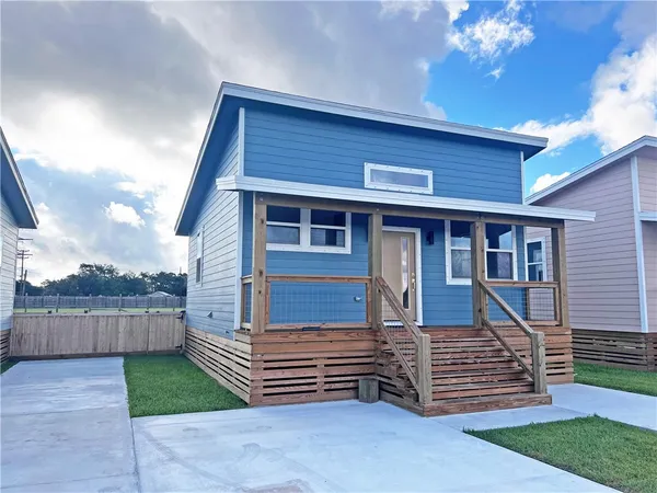 $181,000 | 110 Landry Circle, Unit 110, Rockport, TX 78382