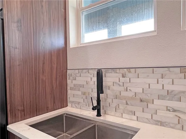 $181,000 | 110 Landry Circle, Unit 110, Rockport, TX 78382