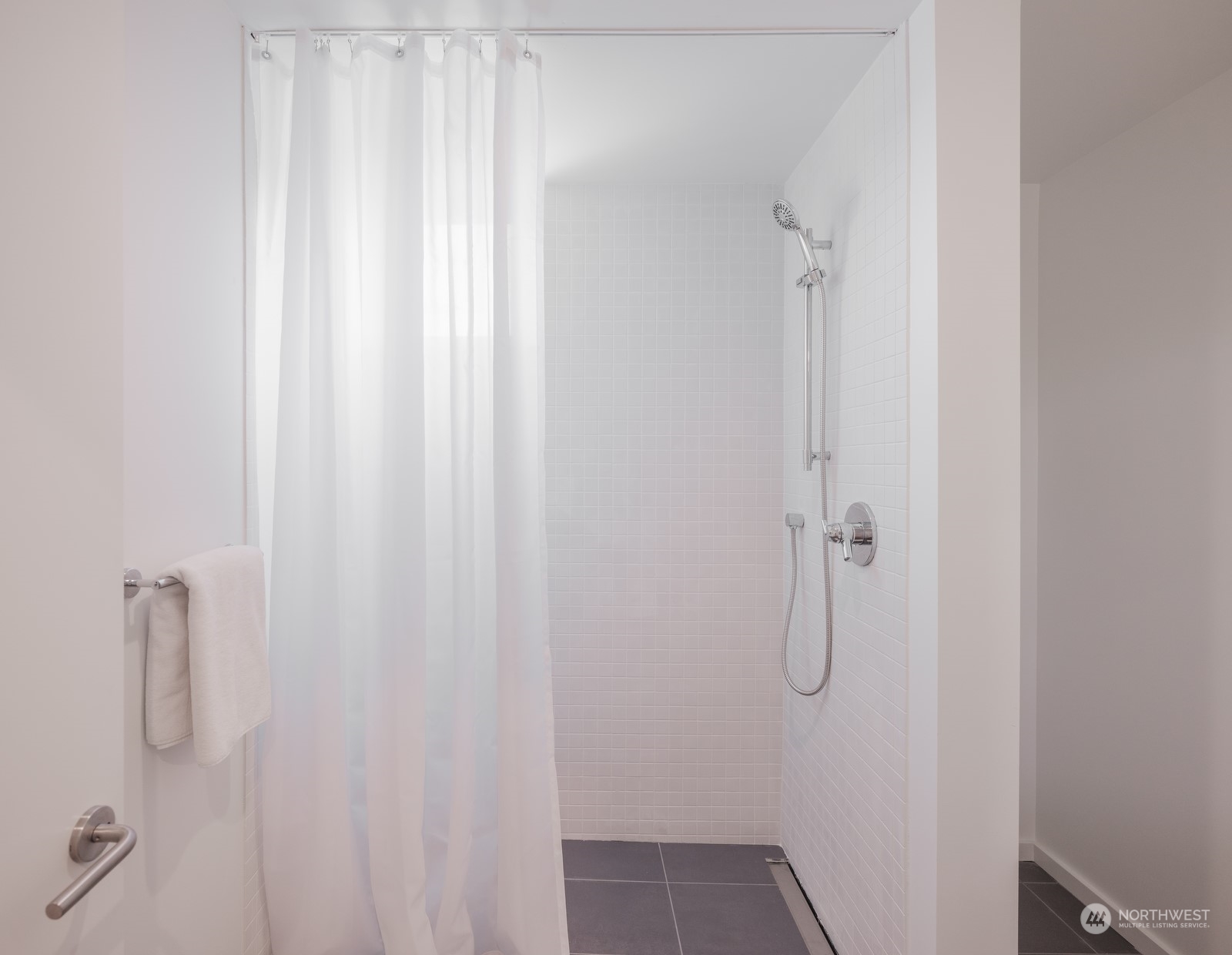 117 East Allison Street Seattle, WA 98102 - Photo 20 of 38 a bathroom with a shower