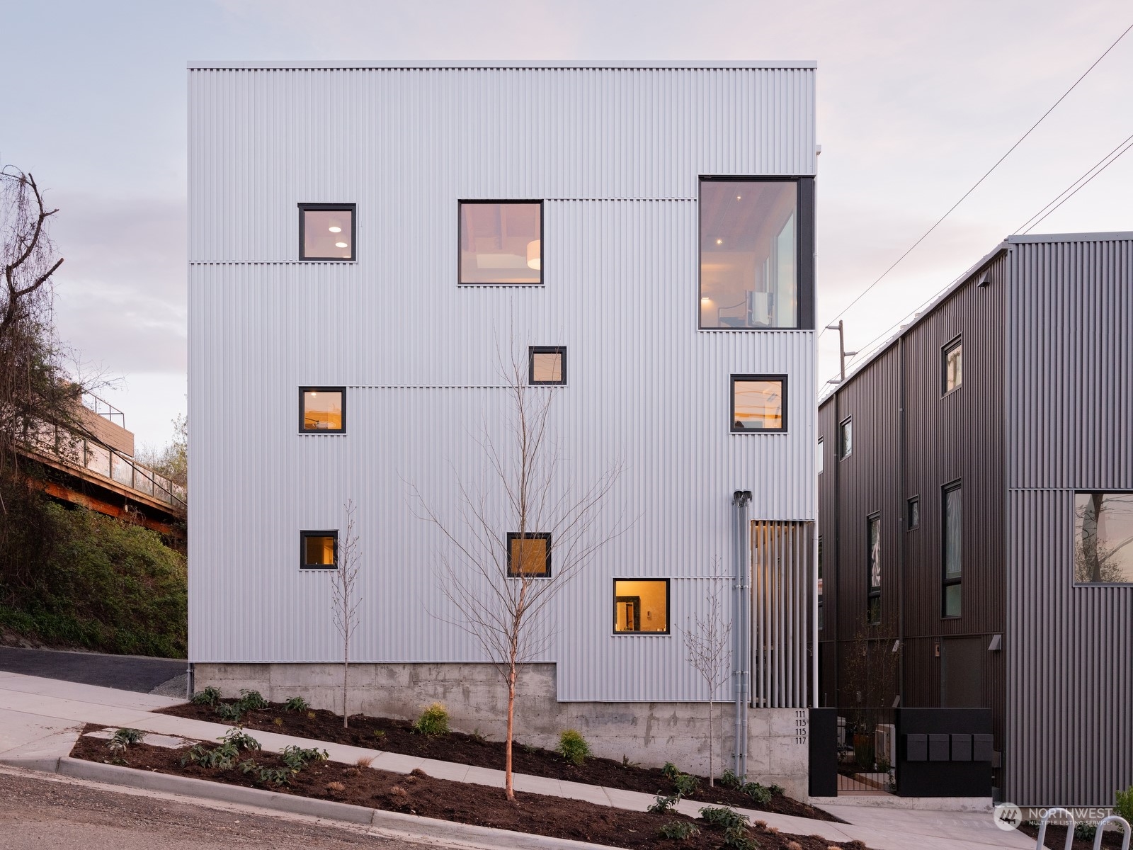 117 East Allison Street Seattle, WA 98102 - Photo 35 of 38 a front view of a house