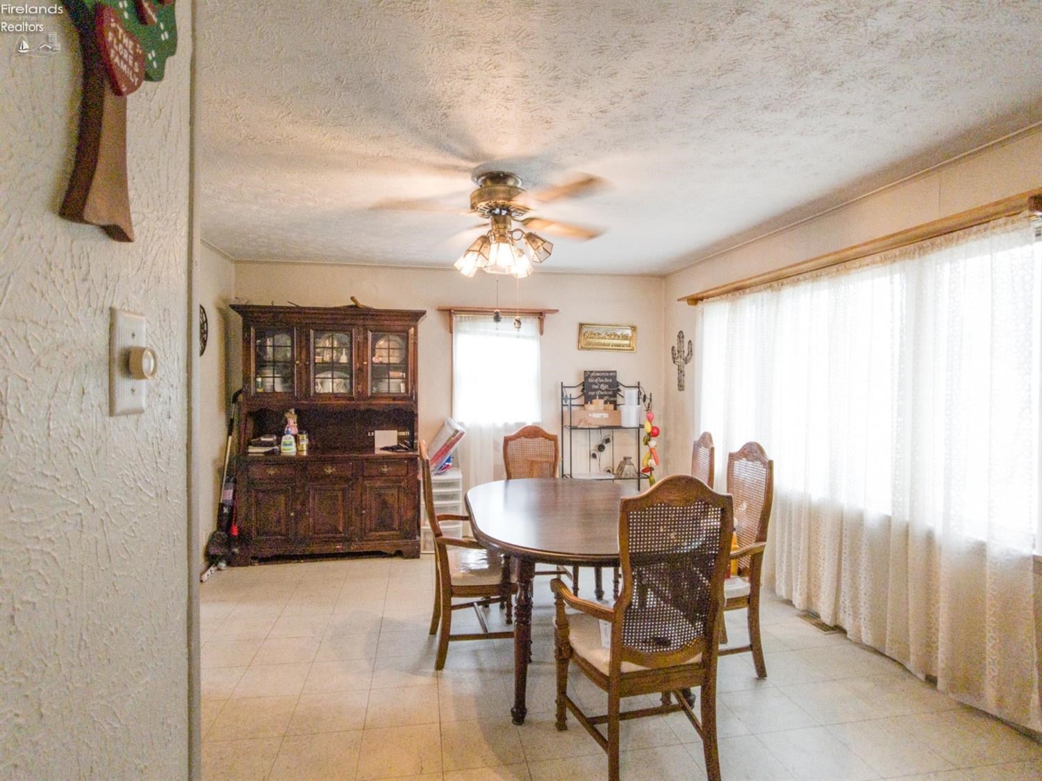 627 Everett Road Fremont, OH 43420 - Photo 4 of 18 Gallery Image 4