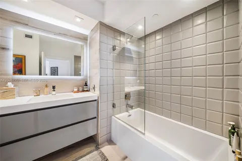 $1,030,000 | 1330 West Avenue, Unit 2414, Miami Beach, FL 33139