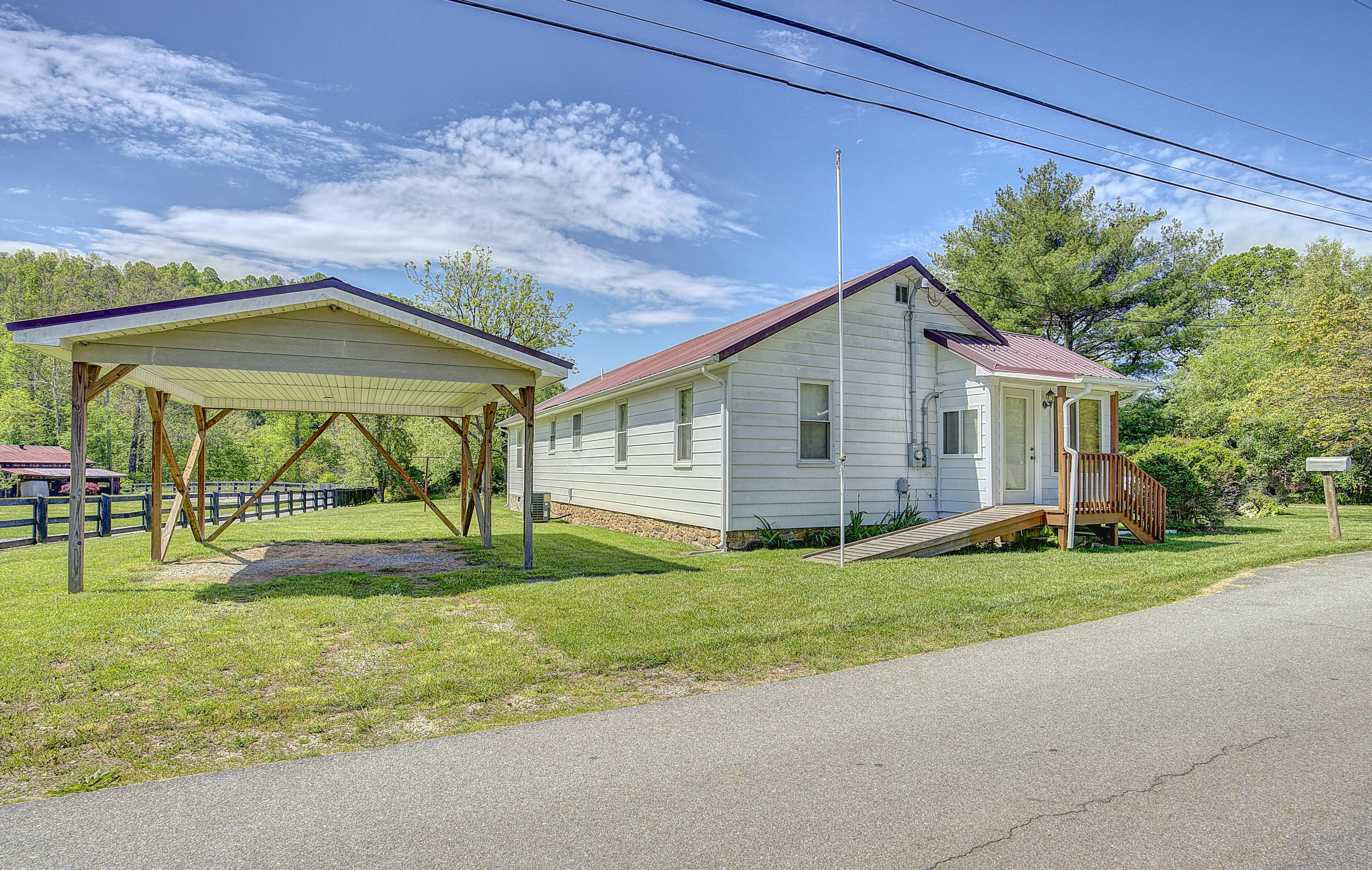 110 Estep Hollow Road Elizabethton, TN 37643 - Photo 1 of 32 front of house