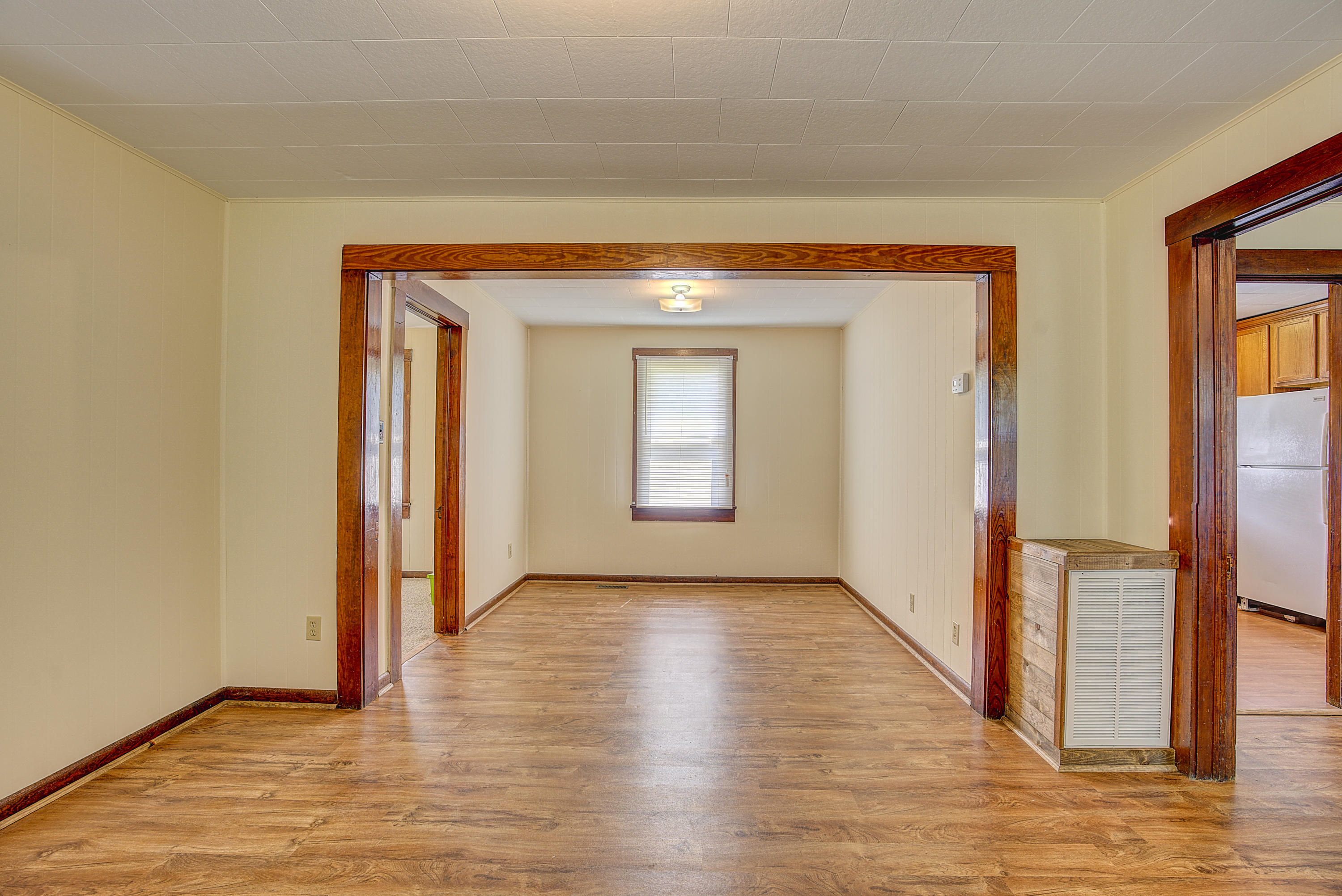 110 Estep Hollow Road Elizabethton, TN 37643 - Photo 14 of 32 Living Room 2