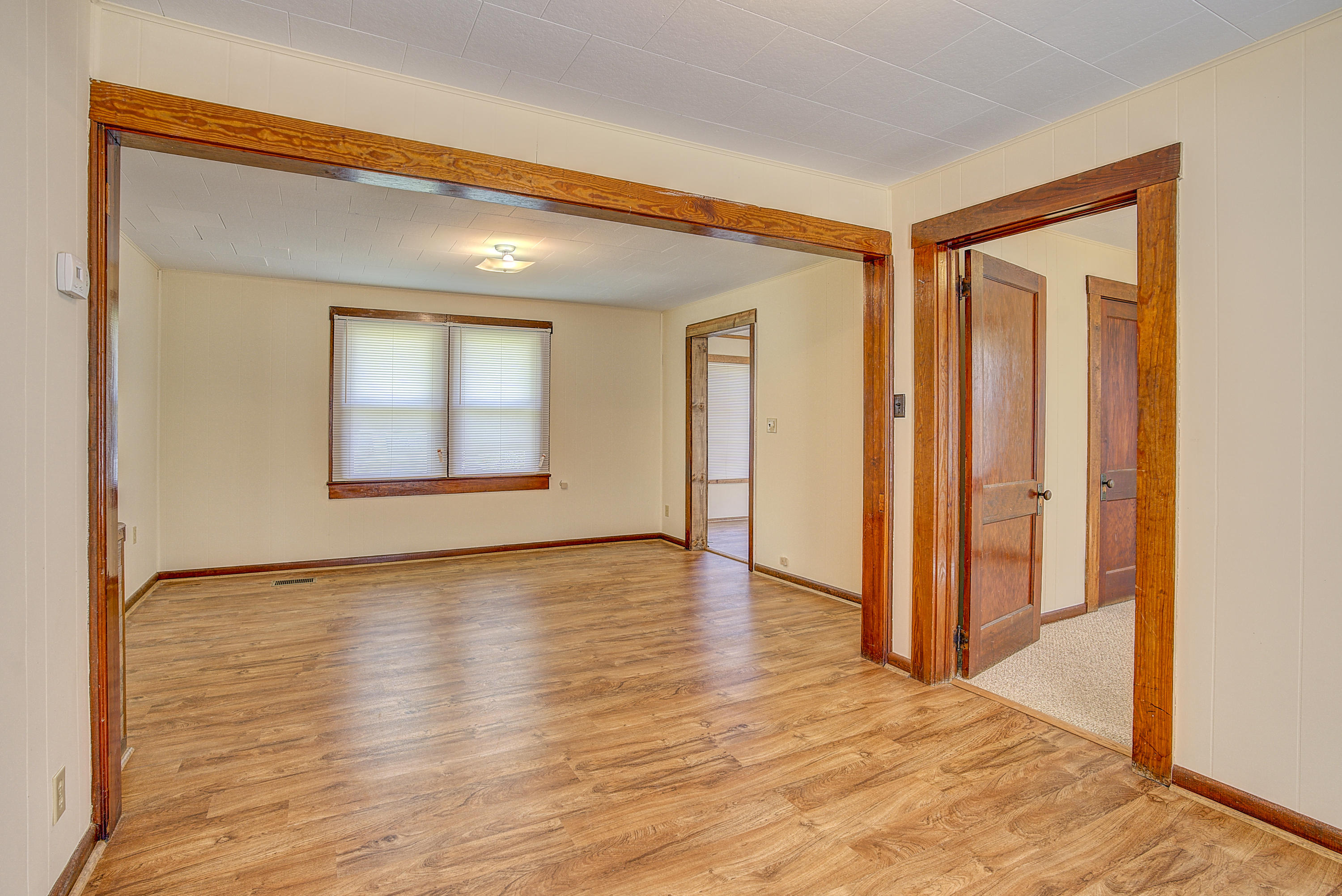 110 Estep Hollow Road Elizabethton, TN 37643 - Photo 15 of 32 Living Room 3