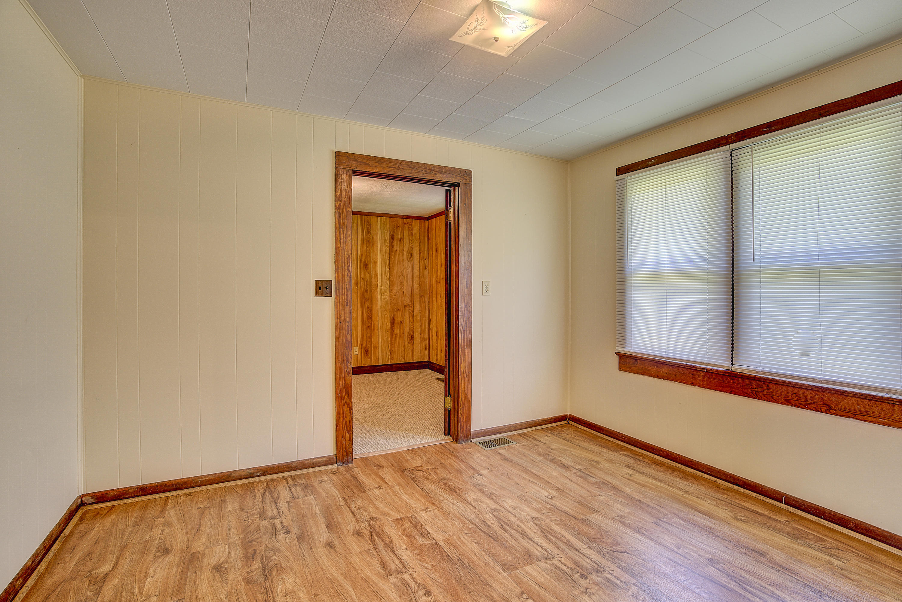 110 Estep Hollow Road Elizabethton, TN 37643 - Photo 17 of 32 Dining Room1