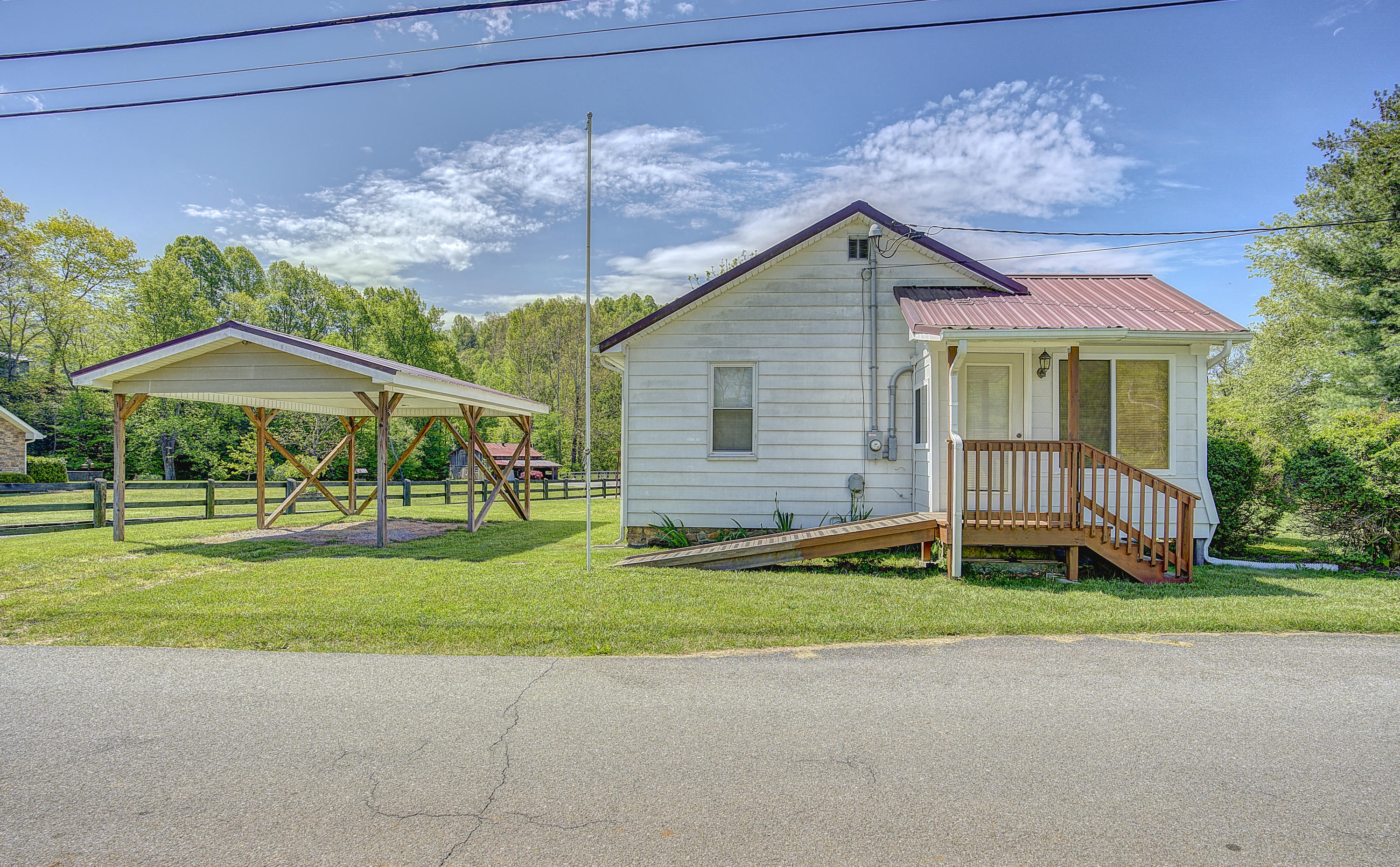 110 Estep Hollow Road Elizabethton, TN 37643 - Photo 2 of 32 front of house