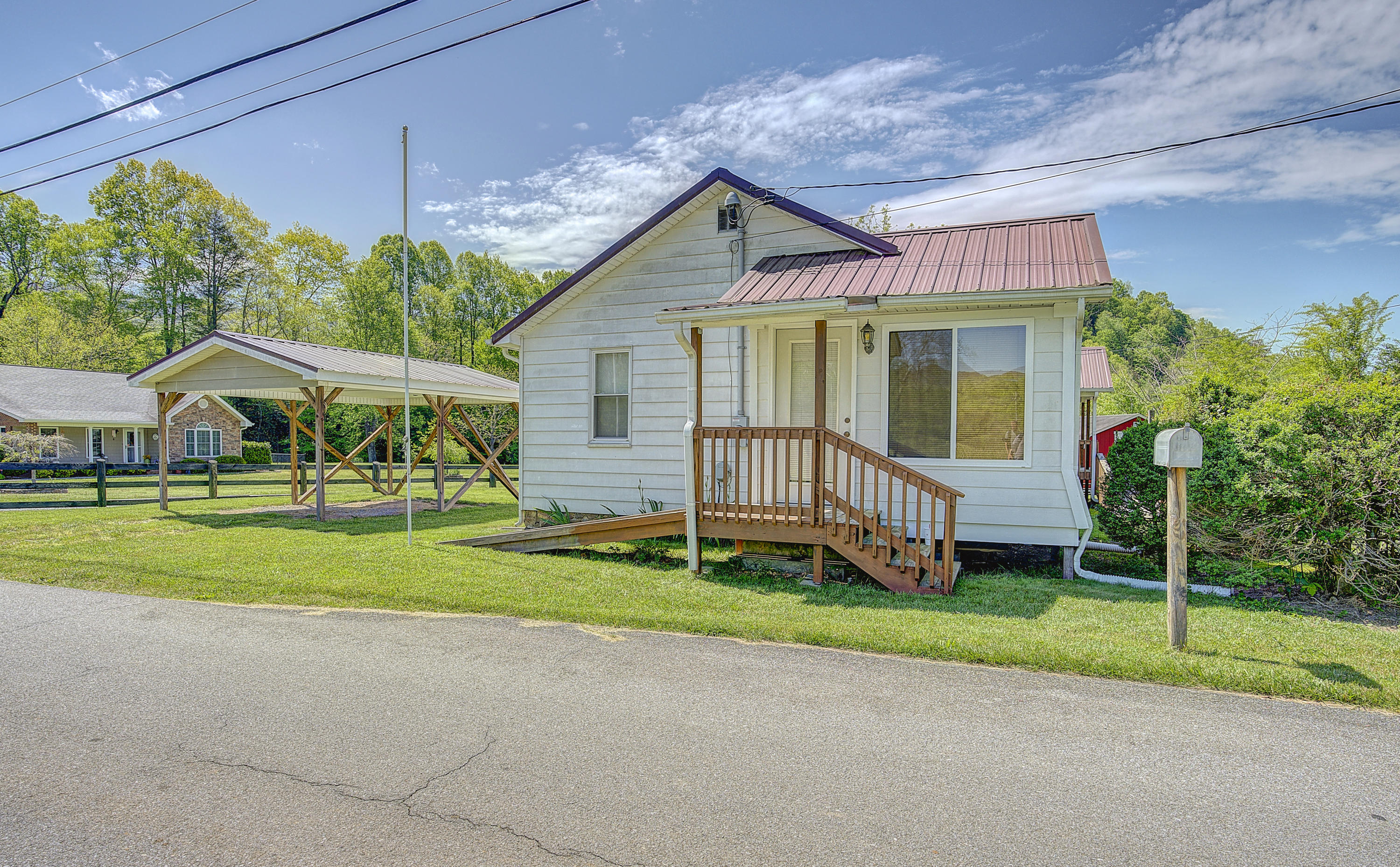 110 Estep Hollow Road Elizabethton, TN 37643 - Photo 3 of 32 front of house