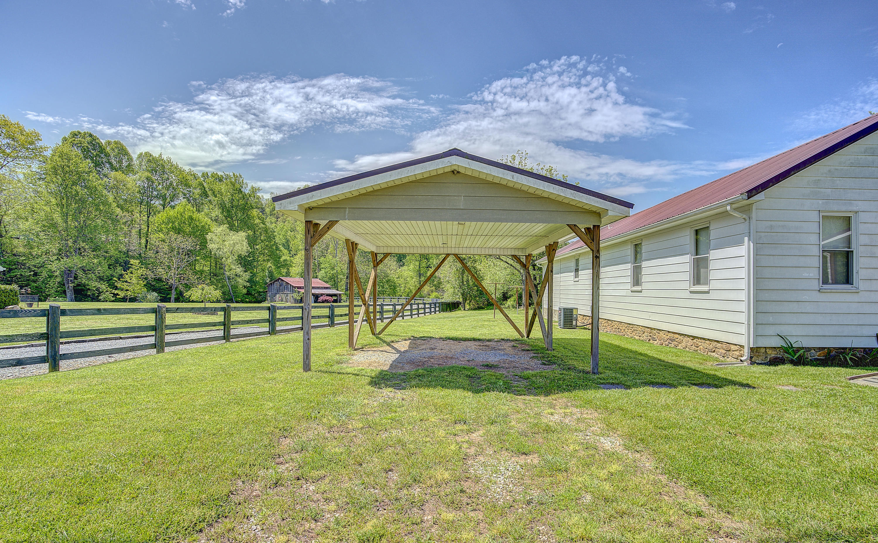 110 Estep Hollow Road Elizabethton, TN 37643 - Photo 5 of 32 carport