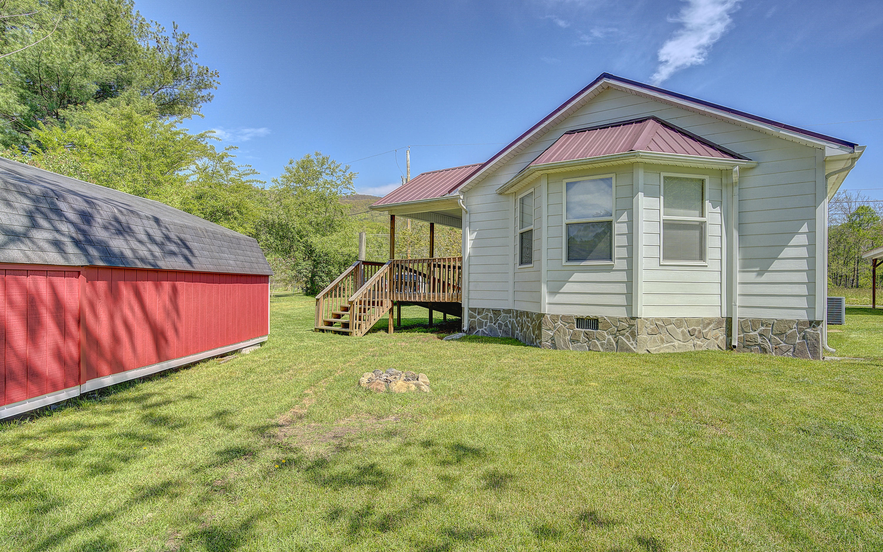 110 Estep Hollow Road Elizabethton, TN 37643 - Photo 7 of 32 backyard