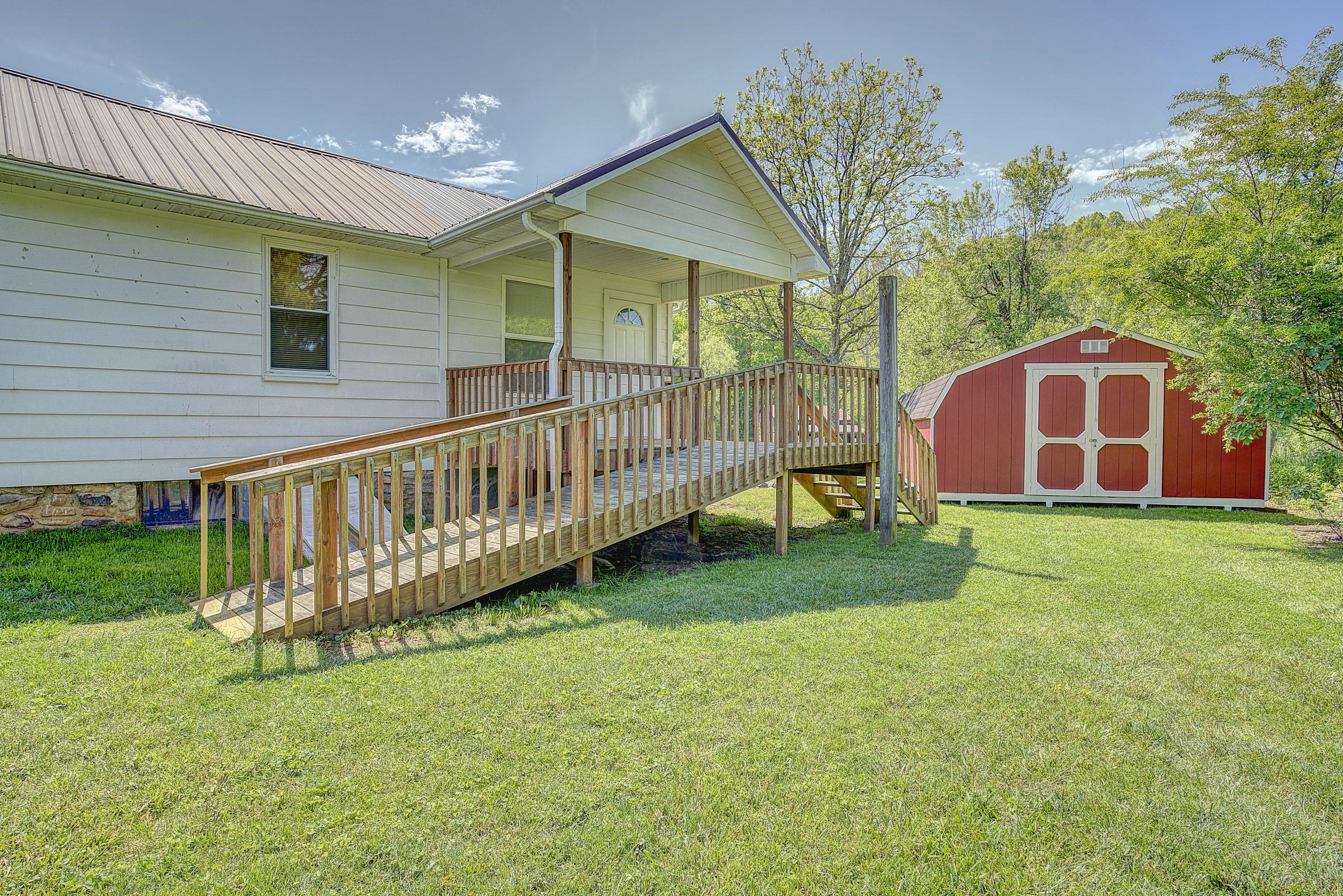 110 Estep Hollow Road Elizabethton, TN 37643 - Photo 8 of 32 North side ramp