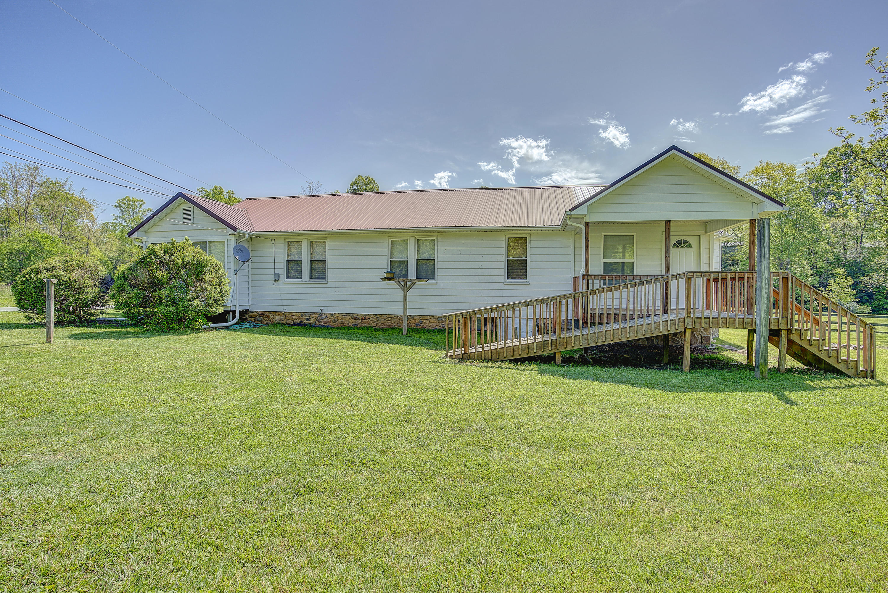 110 Estep Hollow Road Elizabethton, TN 37643 - Photo 9 of 32 North side