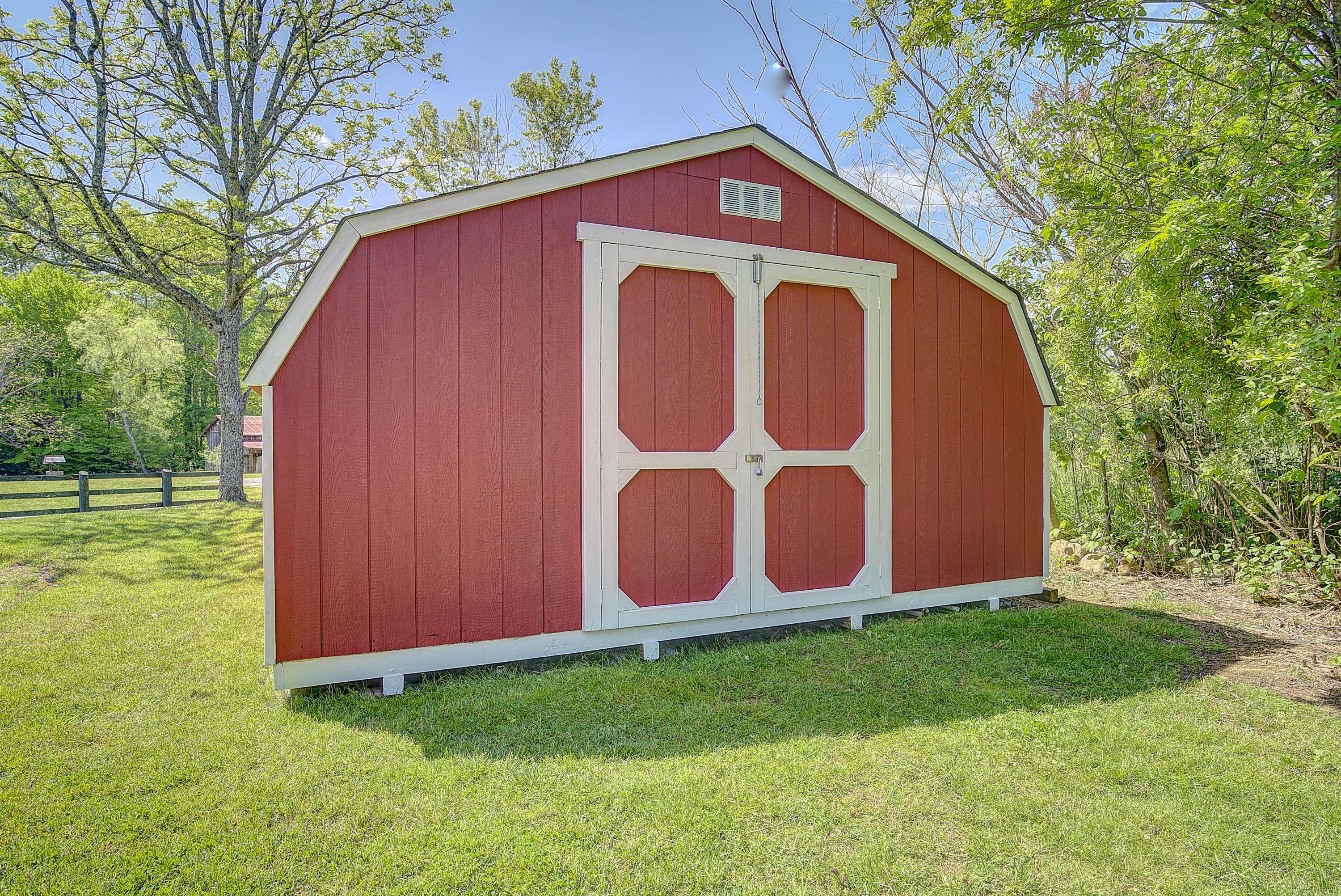 110 Estep Hollow Road Elizabethton, TN 37643 - Photo 10 of 32 storage shed