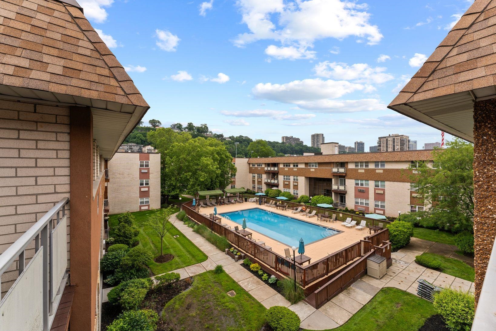 1111 River Road, Unit F25 Edgewater, NJ 07020 - Photo 13 of 17