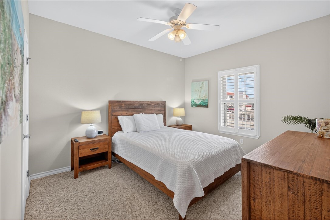 14427 Compass Street, Unit B12 Corpus Christi, TX 78418 - Photo 14 of 40 Queen sized bed