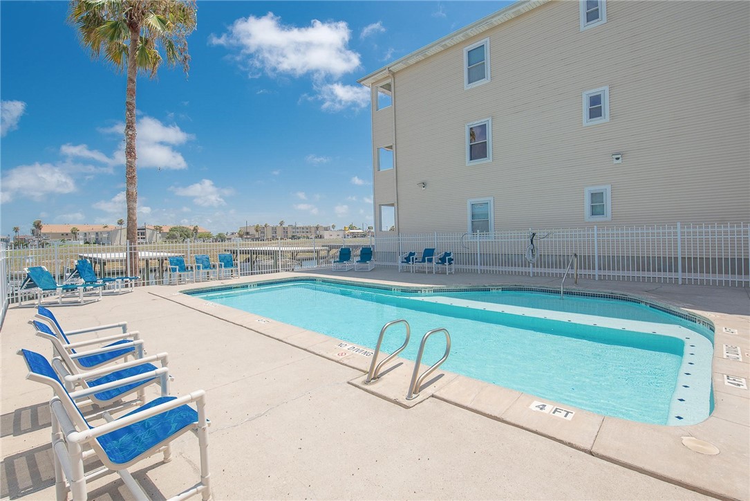 14427 Compass Street, Unit B12 Corpus Christi, TX 78418 - Photo 32 of 40