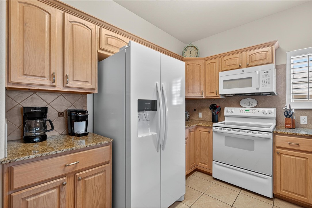 14427 Compass Street, Unit B12 Corpus Christi, TX 78418 - Photo 8 of 40 Perfect place for your coffee bar.