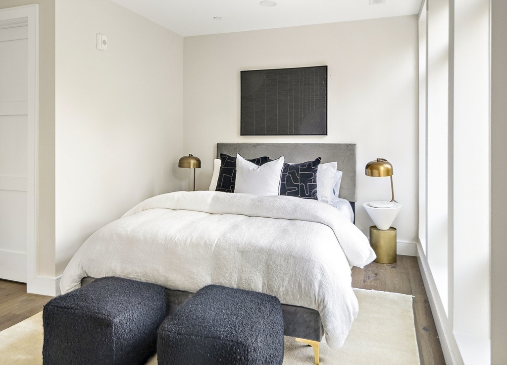 20 Kinmonth Road, Unit 202 Newton, MA 02468 - Photo 11 of 22