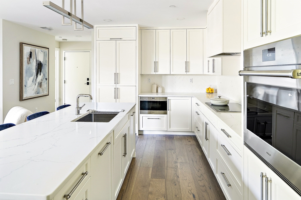 20 Kinmonth Road, Unit 202 Newton, MA 02468 - Photo 4 of 22