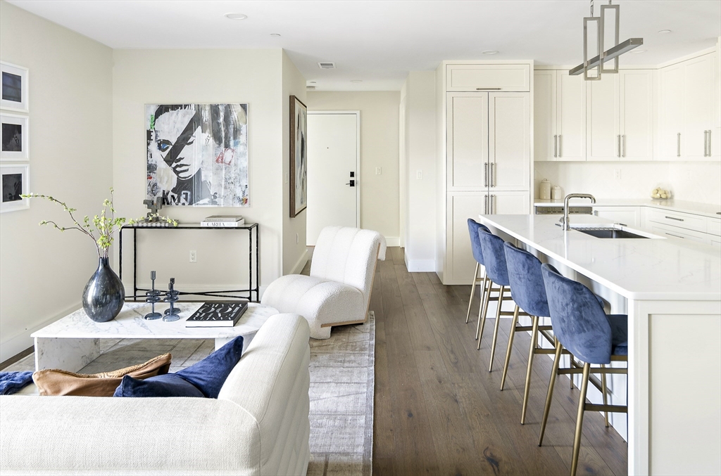 20 Kinmonth Road, Unit 202 Newton, MA 02468 - Photo 5 of 22