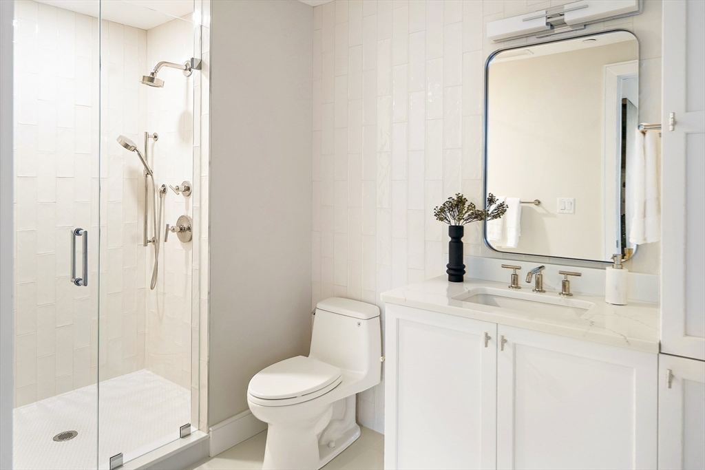 20 Kinmonth Road, Unit 202 Newton, MA 02468 - Photo 10 of 22