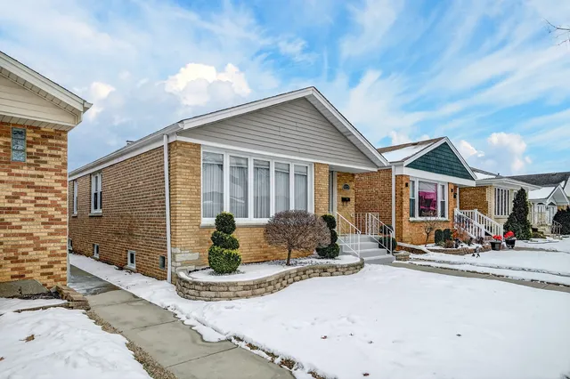 $369,900 | 5723 South Melvina Avenue, Chicago, IL 60638