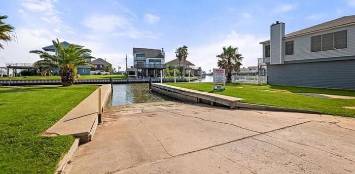 161 Four Master Road Freeport, TX 77541 - Photo 17 of 27
