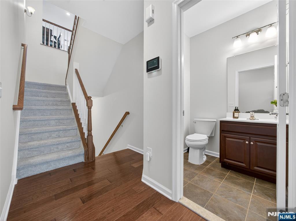 8 Veterans Drive Wood-Ridge, NJ 07075 - Photo 8 of 47