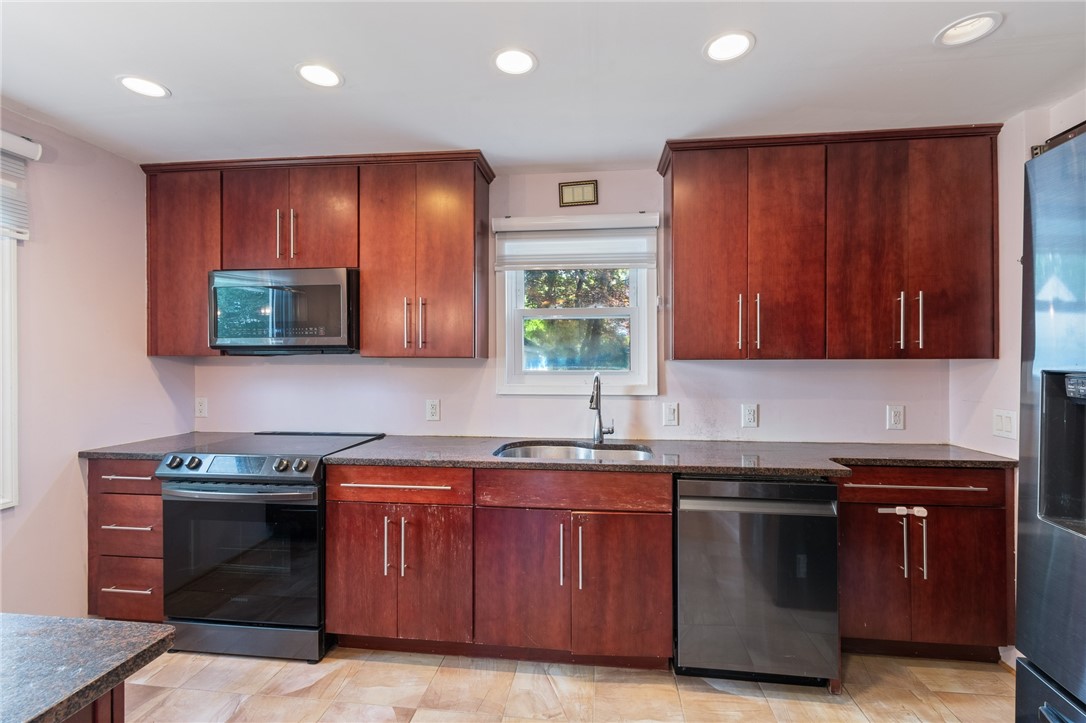 29 Avondale Road Irondequoit, NY 14622 - Photo 8 of 30 All appliances stay in this spacious kitchen with granite counters