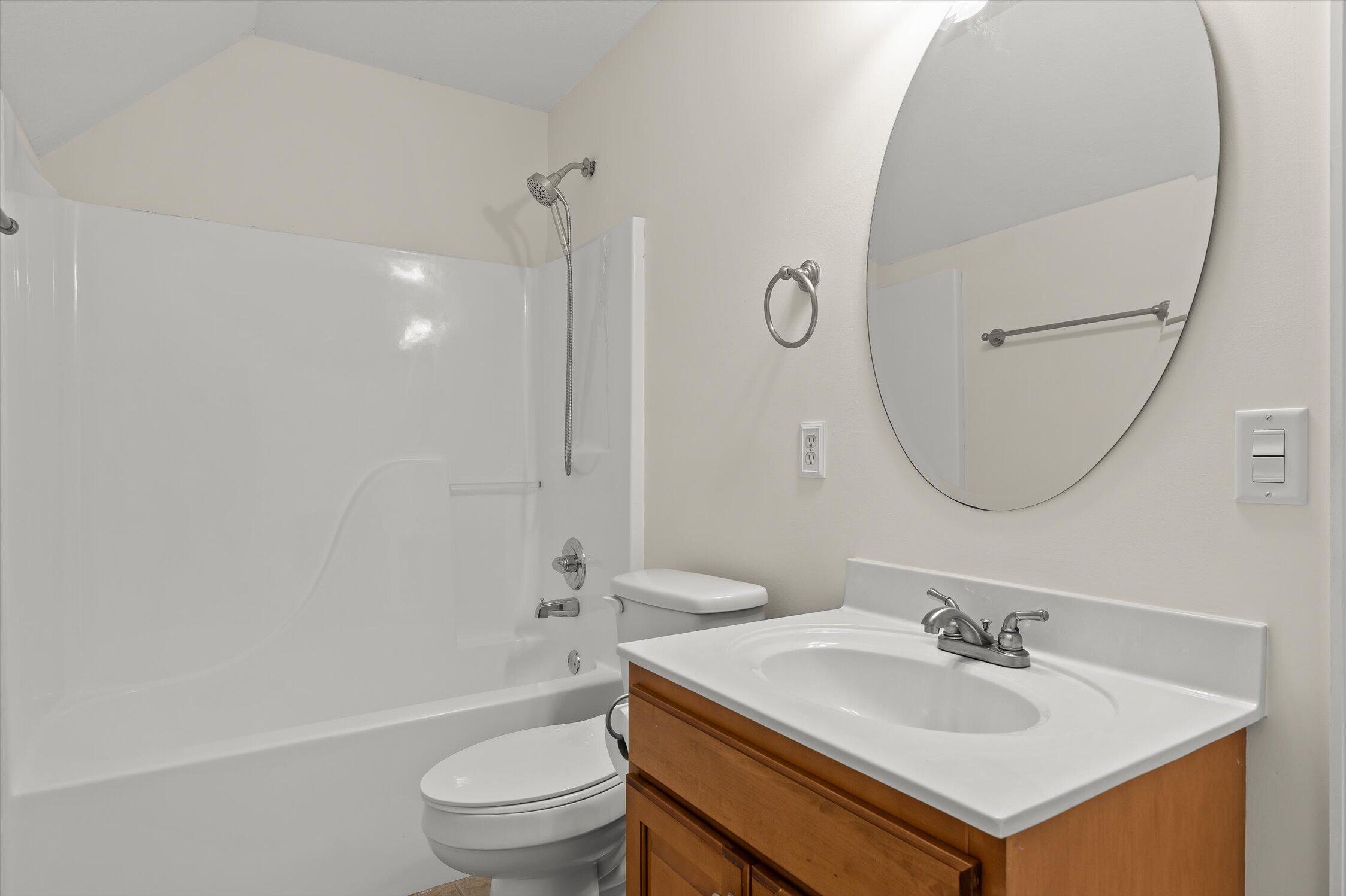 9859 Fieldcrest Drive Apison, TN 37302 - Photo 27 of 47 Bathroom 2