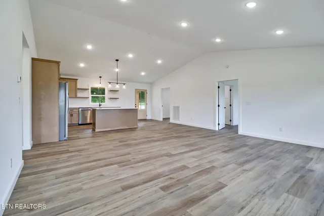 $385,000 | 817 Hack Beaty Road, Grimsley, TN 38565