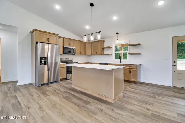 $385,000 | 817 Hack Beaty Road, Grimsley, TN 38565