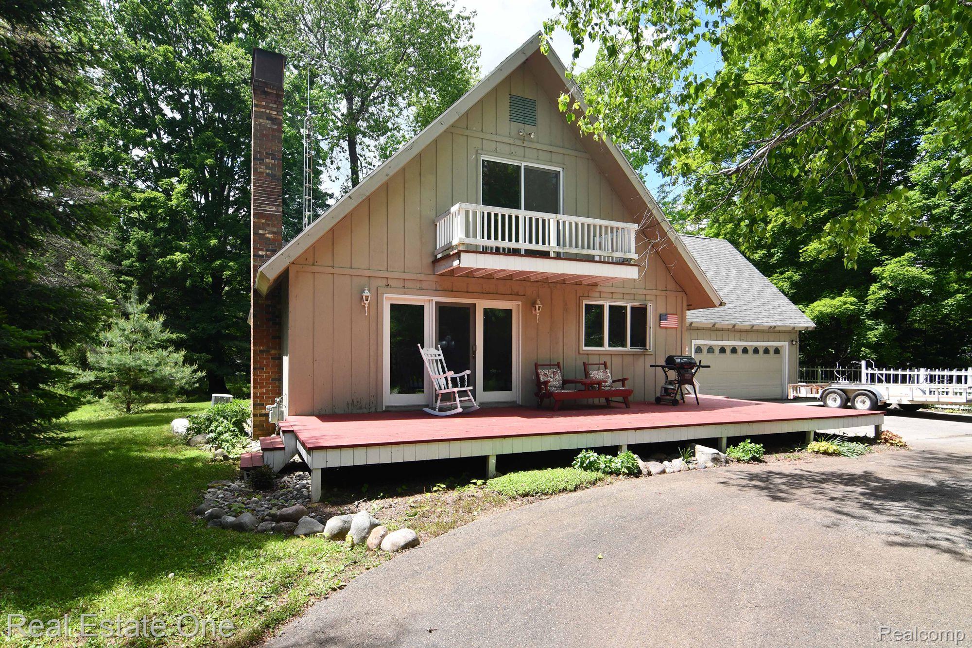 4369 Racoon Trail Lincoln, MI 48742 - Photo 5 of 36 Front Deck wraps Around