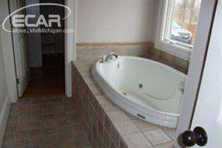 2010 West Ray Road Fenton, MI 48430 - Photo 7 of 14 20435633-6.JPG