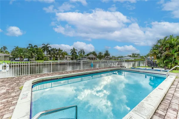 $2,400 | 840 Pine Drive, Unit 104, Pompano Beach, FL 33060