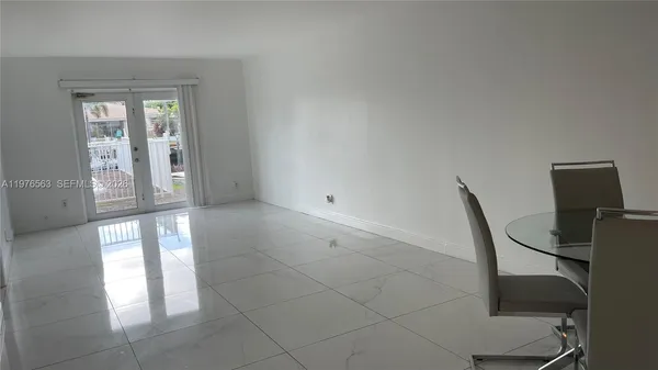 $2,400 | 840 Pine Drive, Unit 104, Pompano Beach, FL 33060